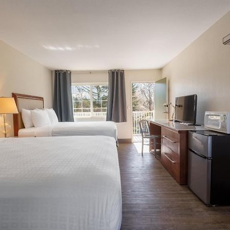Riverfront Inn Roseburg Zewnętrze zdjęcie