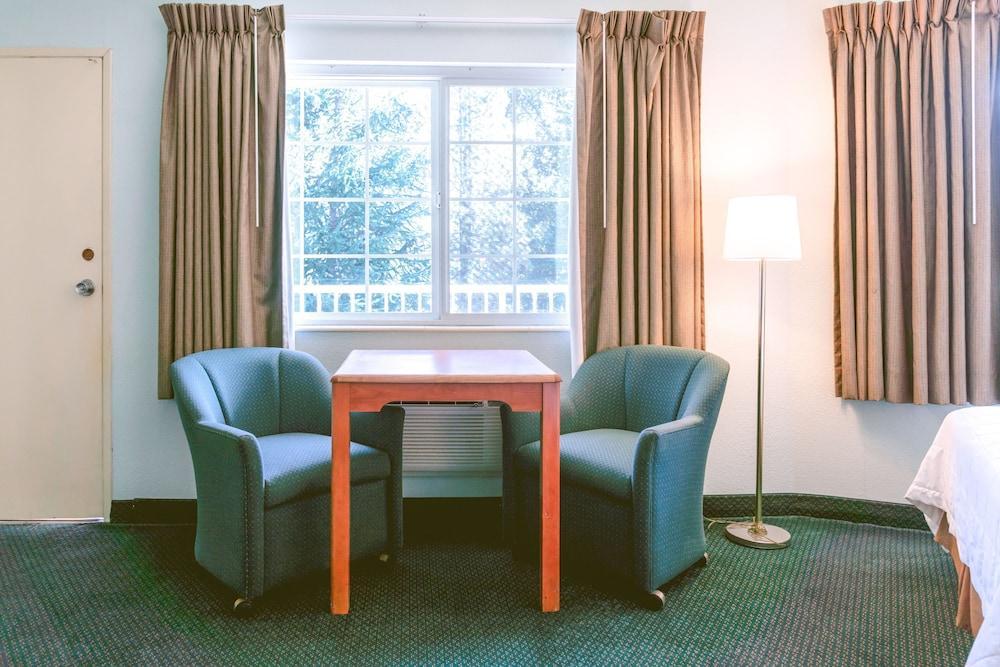 Riverfront Inn Roseburg Zewnętrze zdjęcie