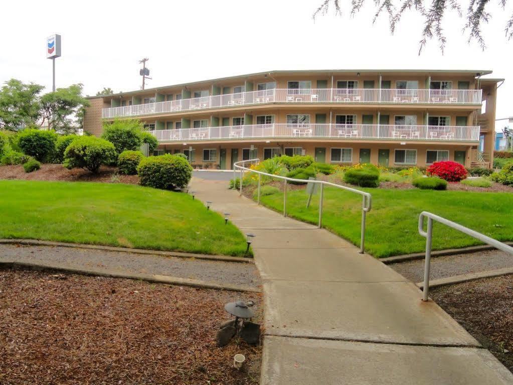 Riverfront Inn Roseburg Zewnętrze zdjęcie