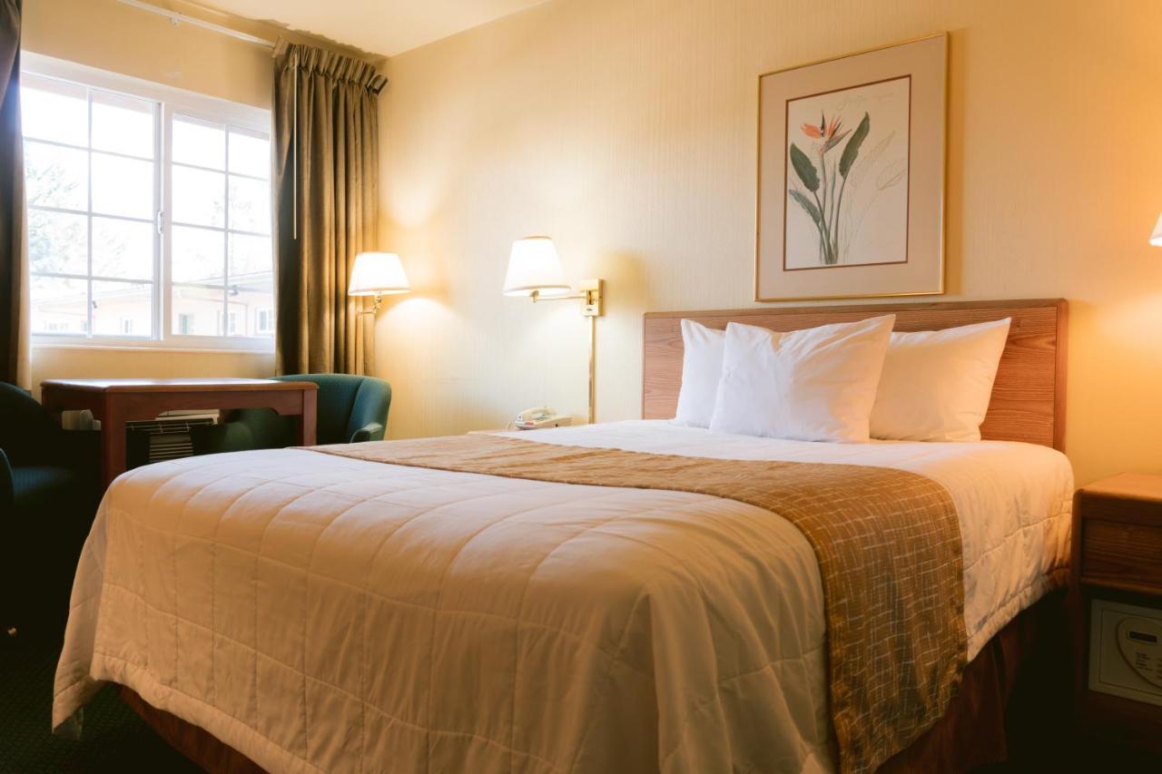 Riverfront Inn Roseburg Zewnętrze zdjęcie