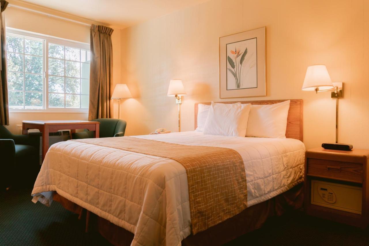 Riverfront Inn Roseburg Zewnętrze zdjęcie