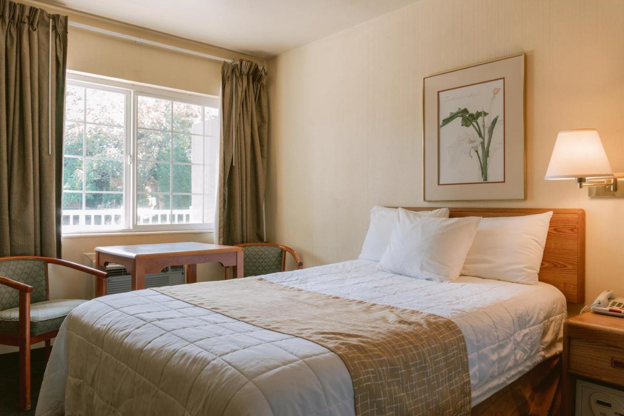 Riverfront Inn Roseburg Zewnętrze zdjęcie