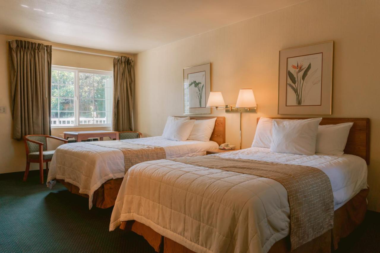 Riverfront Inn Roseburg Zewnętrze zdjęcie